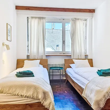 Center By Interhome