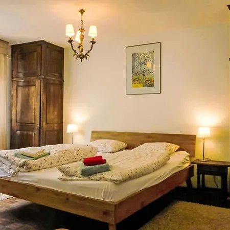Center By Interhome